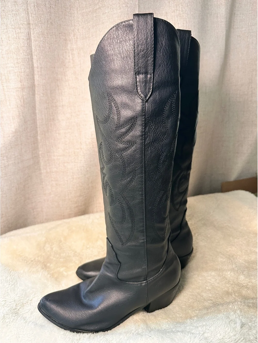 Women’s Black Western Cowboy Boots – Size 8 – Tall Embroidered Pointed Toe